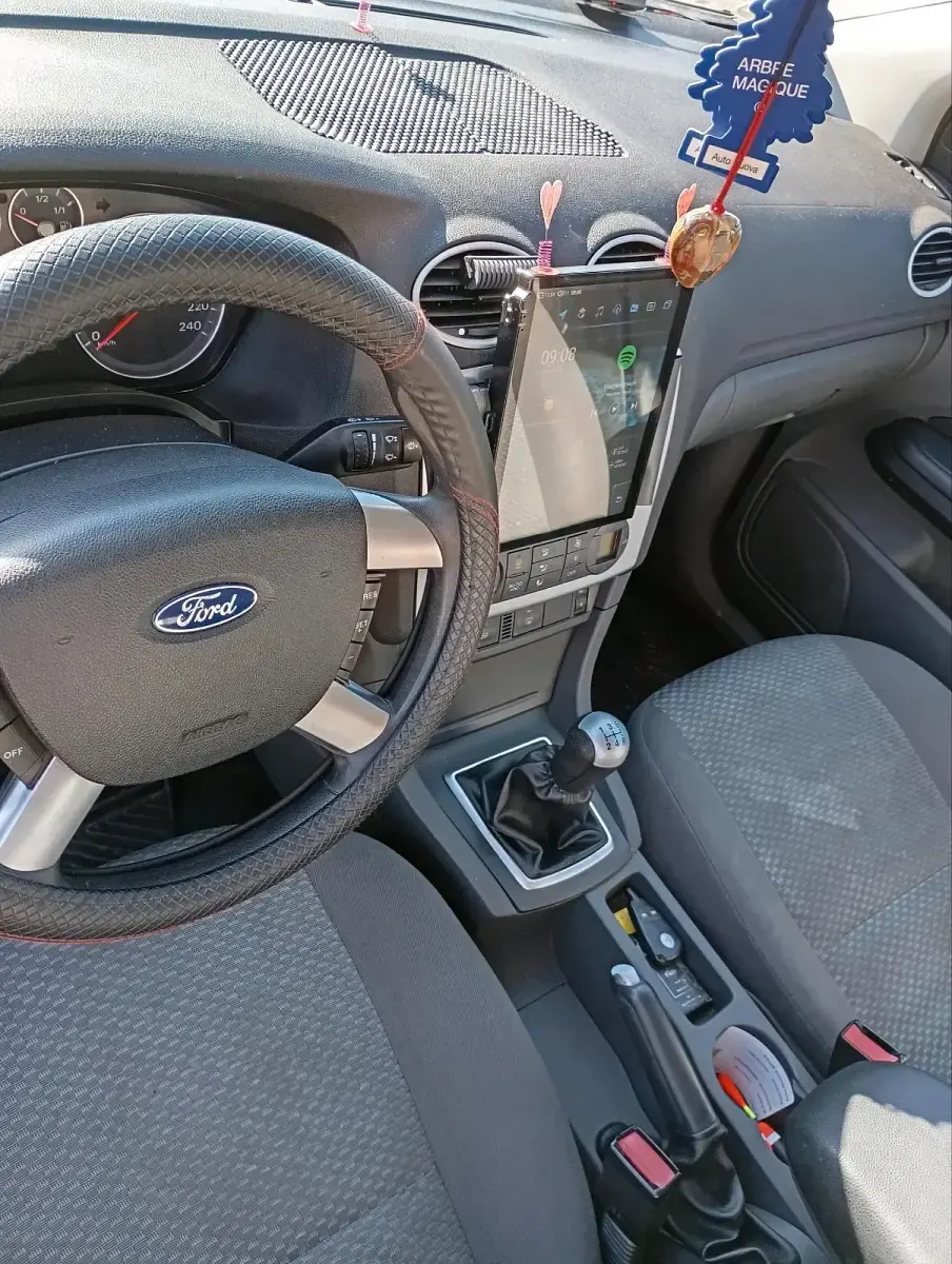 Käytetty Ford Focus 2007 Musta Farmari