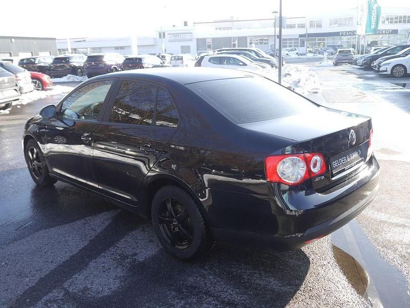 Gebraucht VW Jetta Trendline 102 PS (75 kW) 2008 Schwarz Limousine