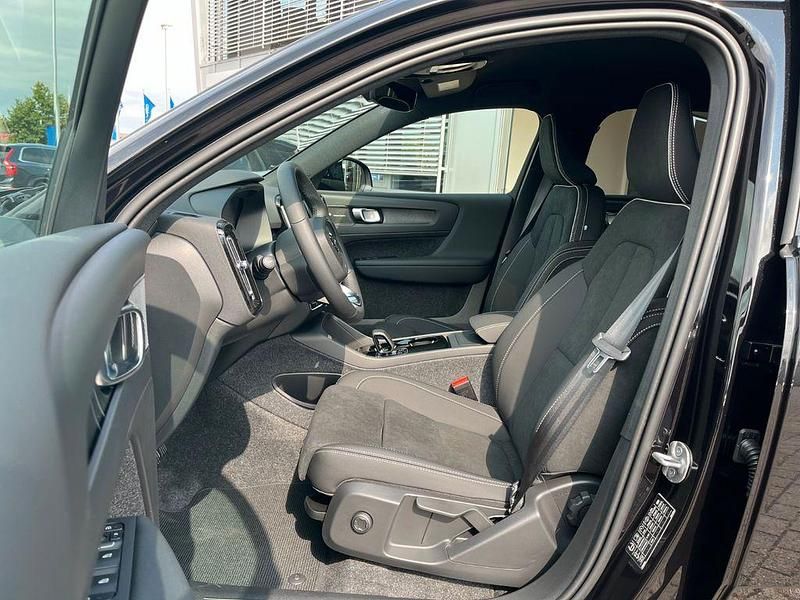 Gebraucht Volvo EX40 Plus 300 kW (408 PS) 2025 Schwarz SUV