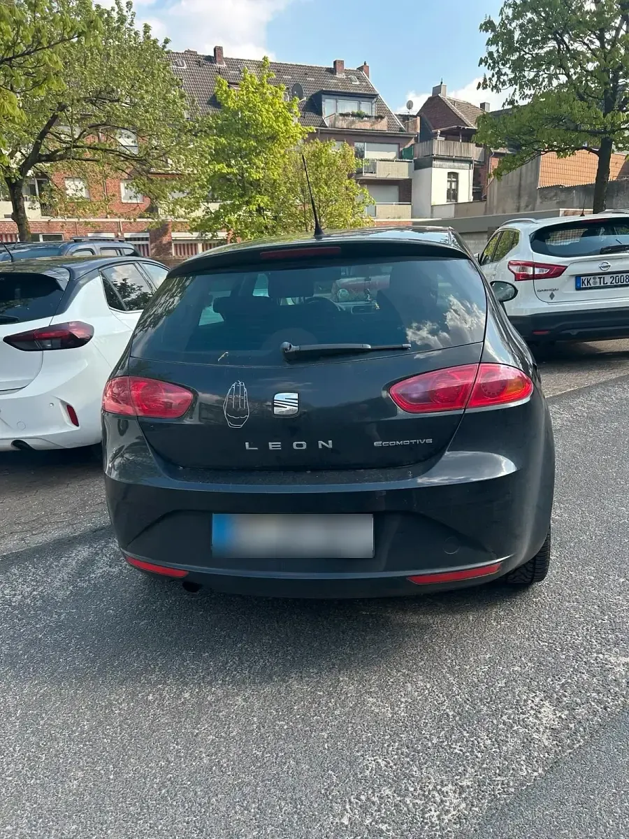Gebraucht Seat Leon 105 PS (77 kW) 2012 Schwarz Kleinwagen