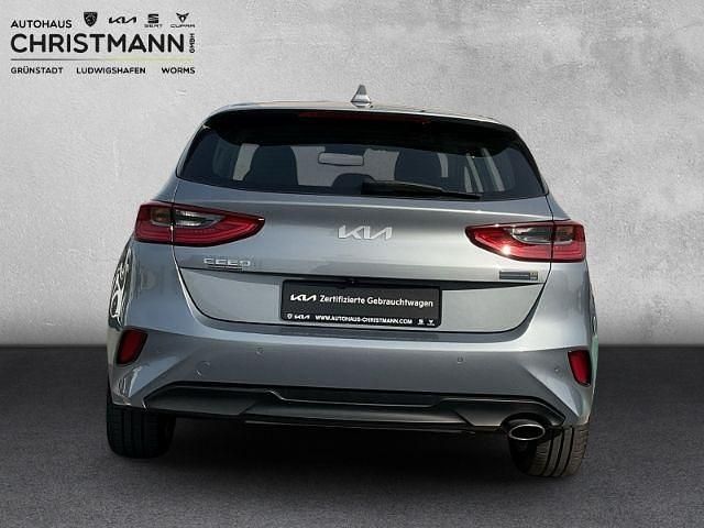 Gebraucht Kia Ceed Vision 120 PS (88 kW) 2022 Sirius silver Kleinwagen