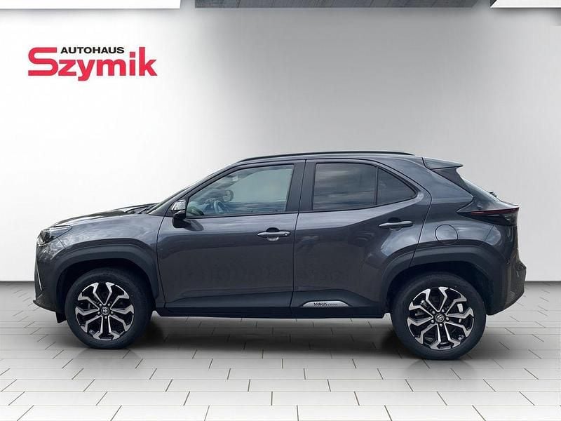 Gebraucht Toyota Yaris Cross Style 131 PS (96 kW) 2024 Grau SUV