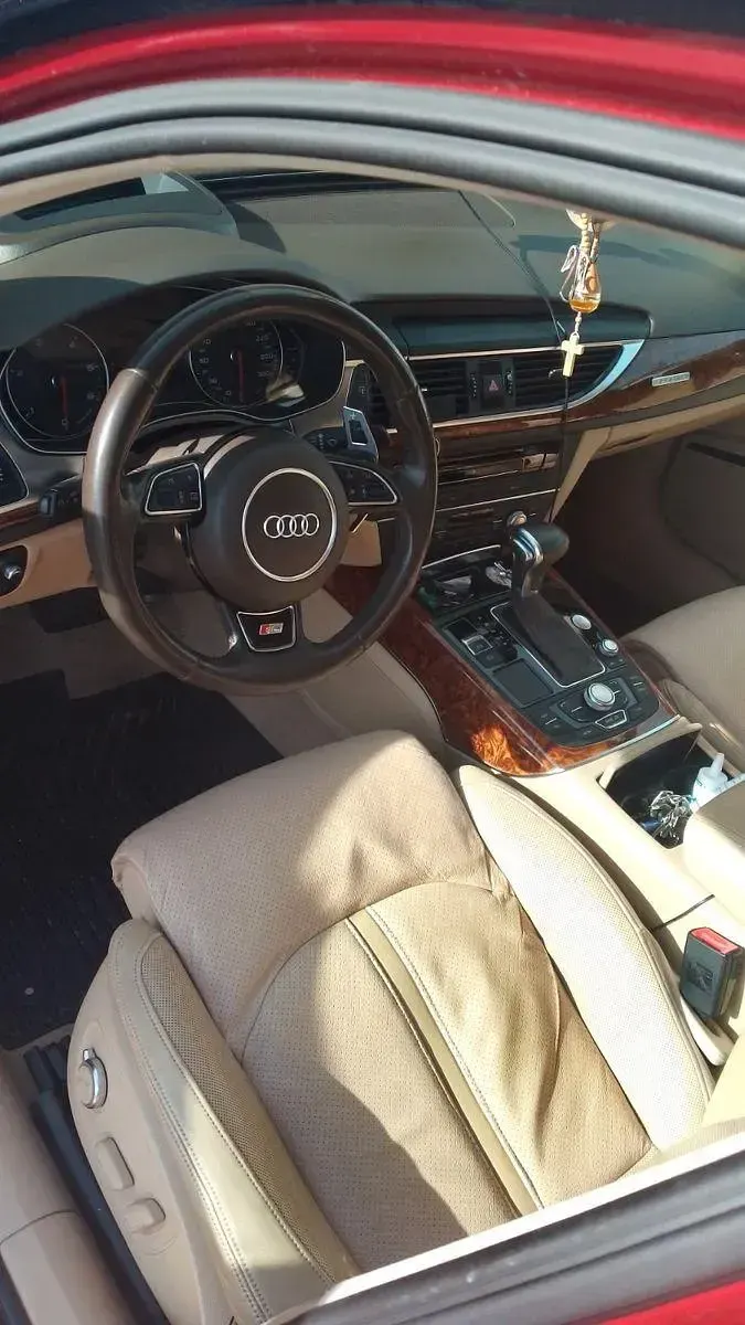 Gebraucht Audi A6 Ambiente 313 PS (230 kW) 2014 Rot Limousine