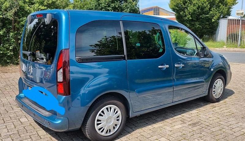 Blau Gebraucht 2018 Citroën Berlingo PureTech Van / Kleinbus | 11.800 € (Superpreis) - Bild 1/4