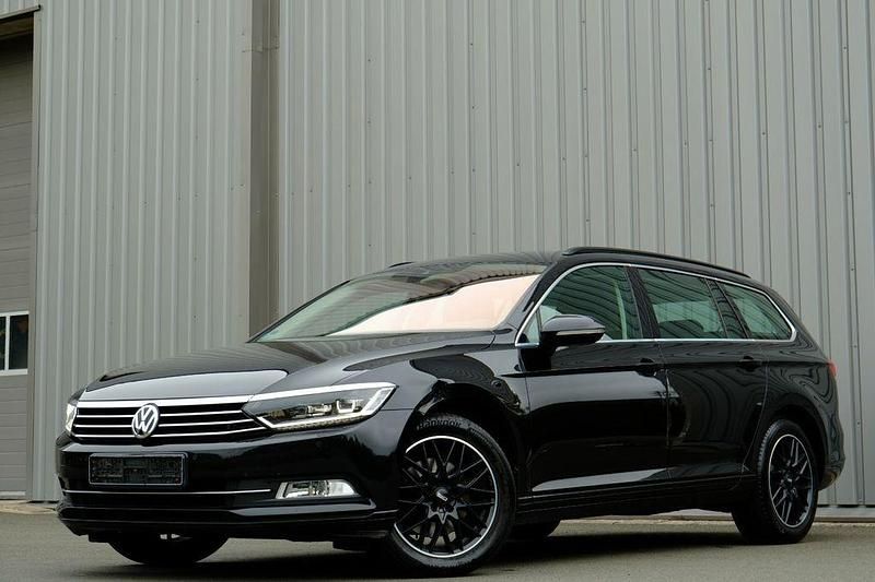 Schwarz Gebraucht 2016 VW Passat Kombi | 11.640 € (Superpreis) - Bild 1/4