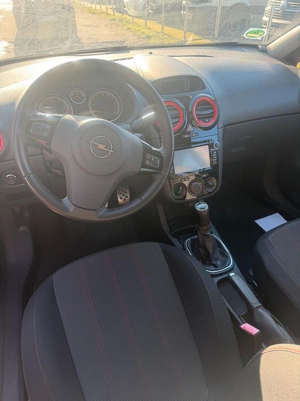 Gebraucht Opel Corsa Sport 90 PS (66 kW) 2010 Rot Kleinwagen