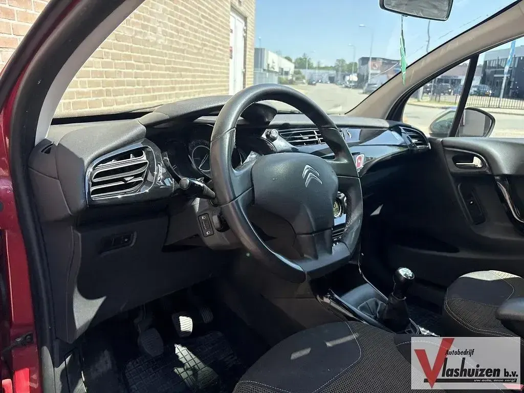 Gebraucht Citroën C3 92 PS (67 kW) 2012 Rot Limousine