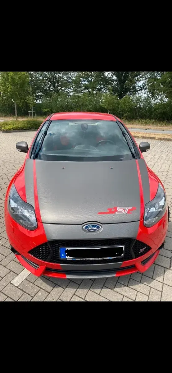 Gebraucht Ford Focus ST 250 PS (183 kW) 2014 Rot Limousine