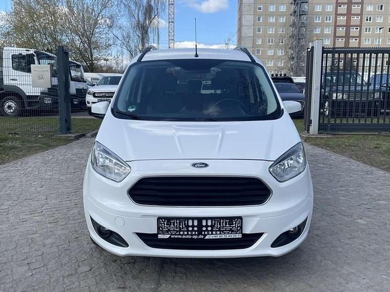 Gebraucht Ford Tourneo Titanium 101 PS (74 kW) 2017 Frost weiss Kombi