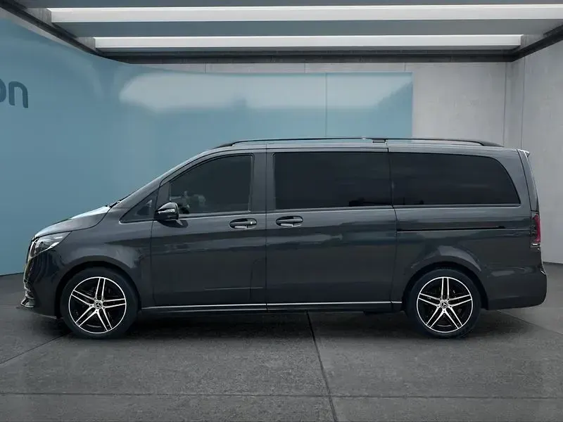 Gebraucht Mercedes V300 237 PS (174 kW) 2024 Grau Van / Kleinbus