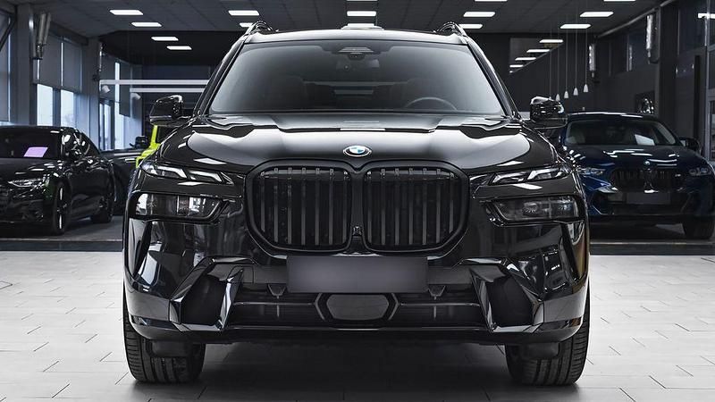 Schwarz Gebraucht 2023 BMW X7 M Sport SUV | 92.890 € (Etwas zu teuer) - Bild 1/4