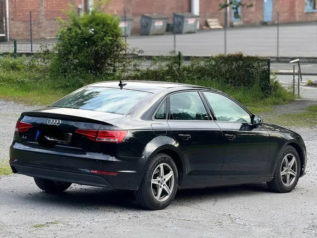 Gebraucht Audi A4 150 PS (110 kW) 2018 Schwarz Limousine