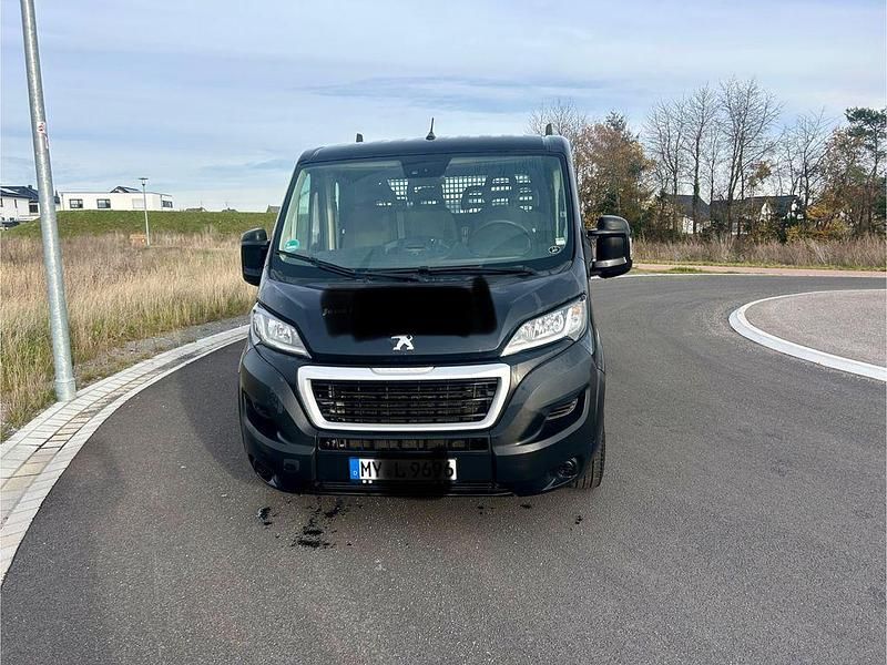 Schwarz Gebraucht 2021 Peugeot Boxer Van | 17.999 € (Superpreis) - Bild 1/4