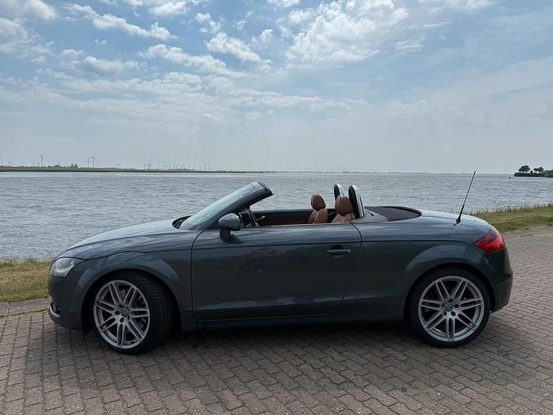 Grau Gebraucht 2007 Audi TT Cabrio | 9.800 € (Guter Preis) - Bild 1/4