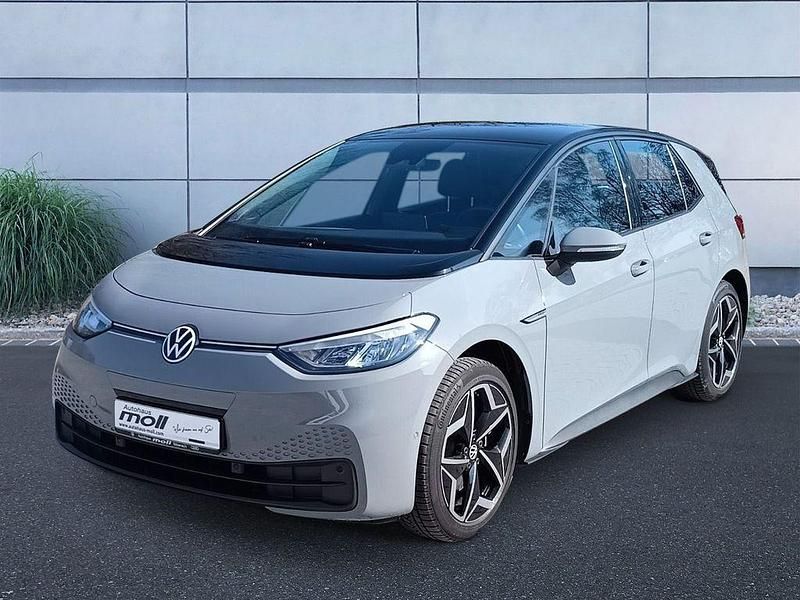 Gebraucht VW ID.3 Pro Performance 150 kW (204 PS) 2023 Mondsteingrau/schwarz Kleinwagen