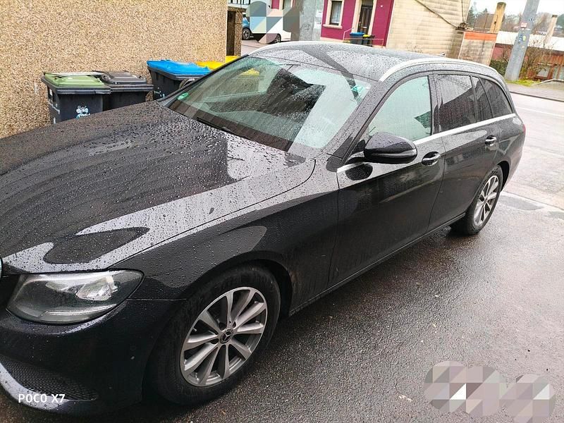 Schwarz Gebraucht 2019 Mercedes E200 Kombi | 13.500 € - Bild 1/4