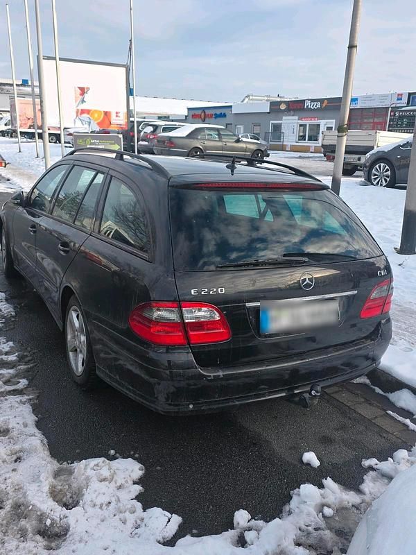 Gebraucht Mercedes 220 170 PS (125 kW) 2007 Schwarz Limousine