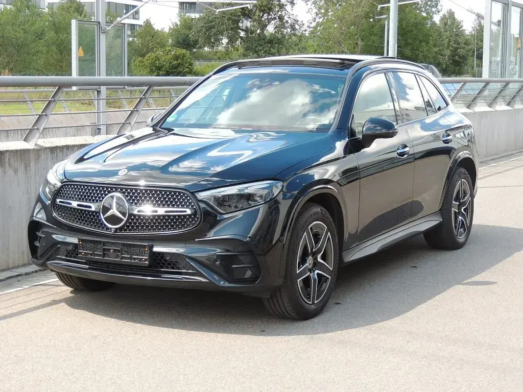 Gebraucht Mercedes GLC400d AMG 252 PS (185 kW) 2023 Unischwarz SUV