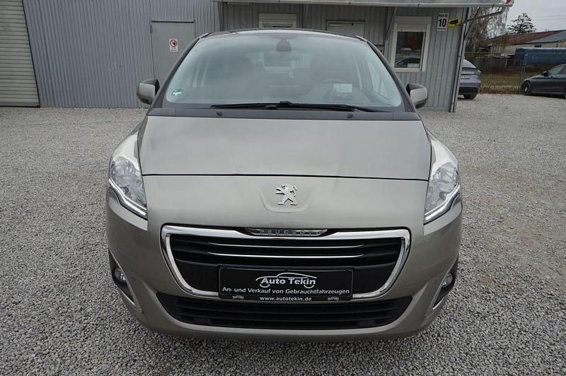 Gebraucht Peugeot 5008 Active 120 PS (88 kW) 2016 Vapor grey Van / Kleinbus