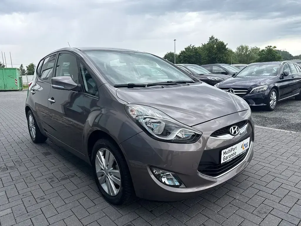 Gebraucht Hyundai ix20 Edition 90 PS (66 kW) 2014 Braun Kleinwagen