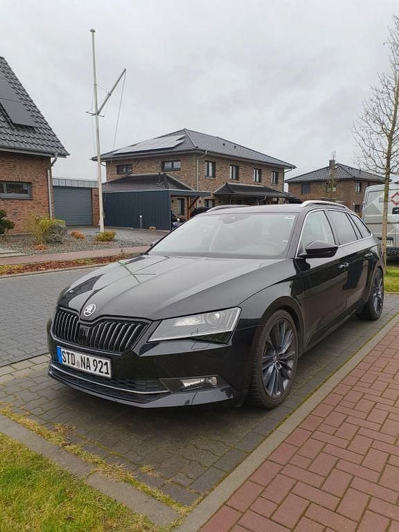 Schwarz Gebraucht 2017 Skoda Superb Style Kombi | 14.500 € (Guter Preis) - Bild 1/4
