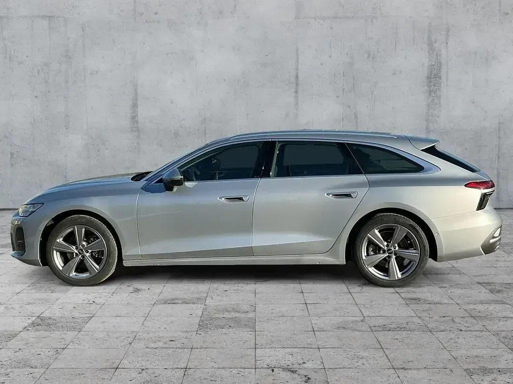 Używany Audi A6 Design 204 KM (150 kW) 2025 Srebrny Kombi
