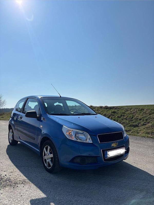 Gebraucht Chevrolet Aveo 85 PS (62 kW) 2009 Blau Kleinwagen
