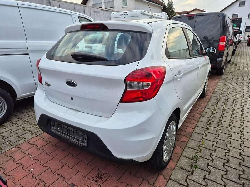 Gebraucht Ford Ka Plus Cool & Sound Edition 86 PS (63 kW) 2018 Weiß Kleinwagen