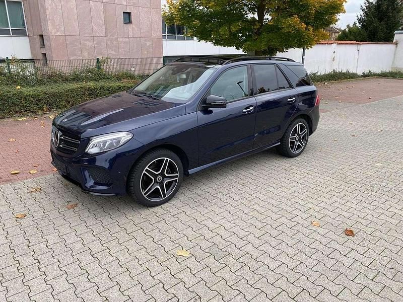Gebraucht Mercedes GLE350 AMG line 258 PS (189 kW) 2018 Blau SUV