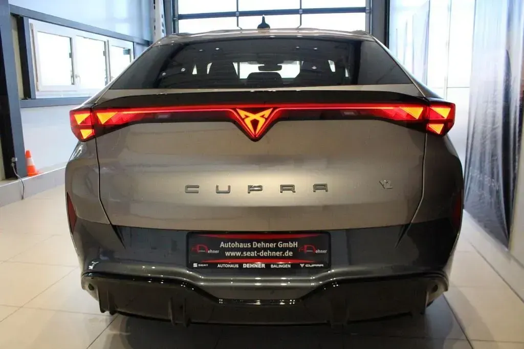 Neu Cupra Tavascan VZ 250 kW (340 PS) 2026 Gelb SUV