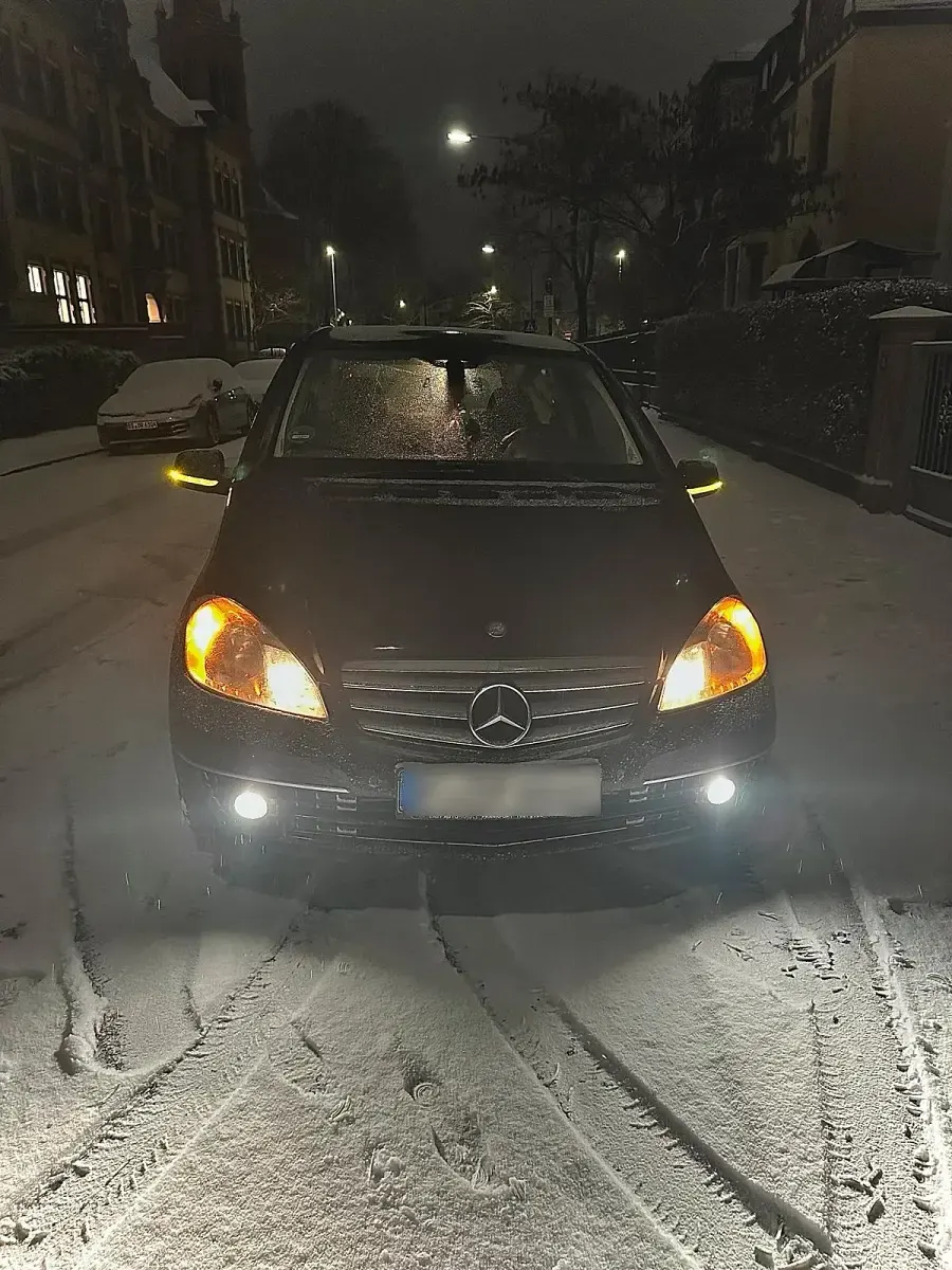 Gebraucht Mercedes A180 119 PS (87 kW) 2009 Schwarz Kleinwagen