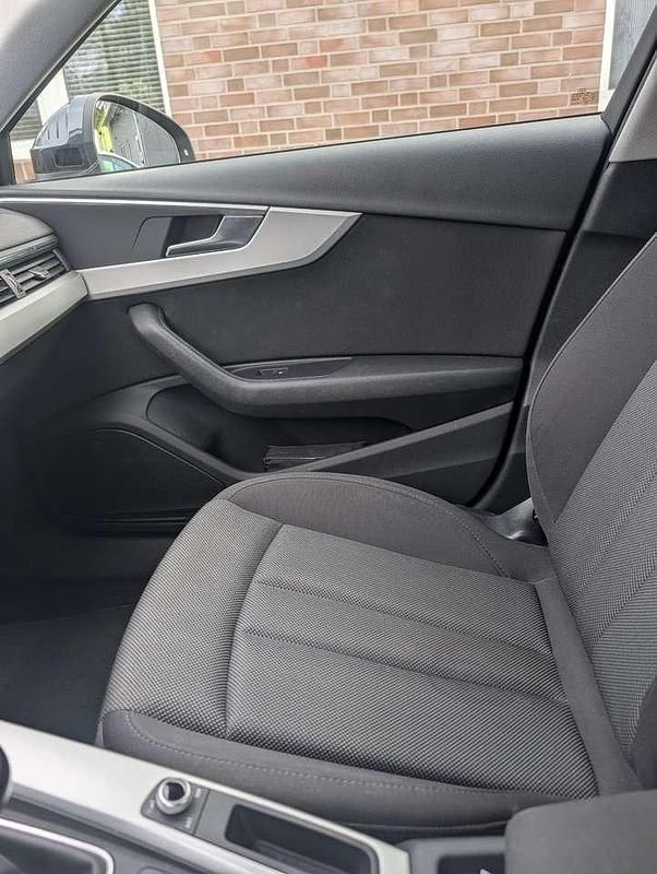 Gebraucht Audi A4 Basis 150 PS (110 kW) 2017 Grau Limousine