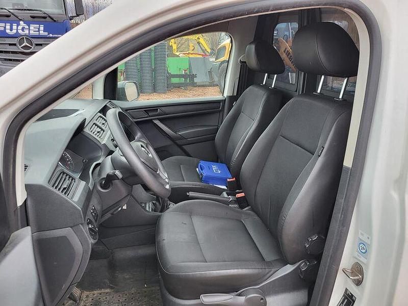 Gebraucht VW Caddy 102 PS (75 kW) 2021 Candyweiß Van / Kleinbus