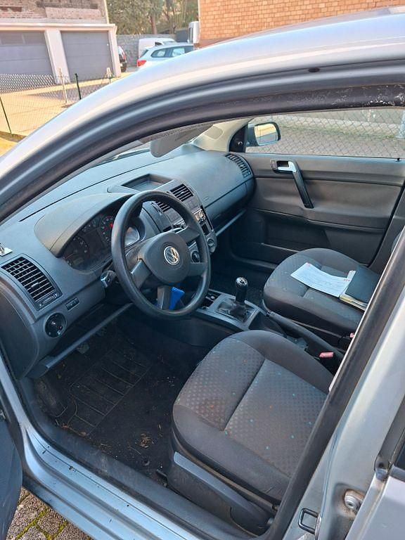 Gebraucht VW Polo Basis 75 PS (55 kW) 2003 Silber Limousine