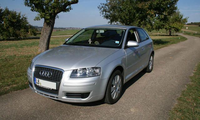 Silber Gebraucht 2007 Audi A3 Attraction Limousine | 12.390 € - Bild 1/4