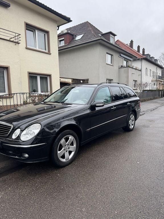 Gebraucht Mercedes E280 Avantgarde 177 PS (130 kW) 2006 Schwarz Limousine