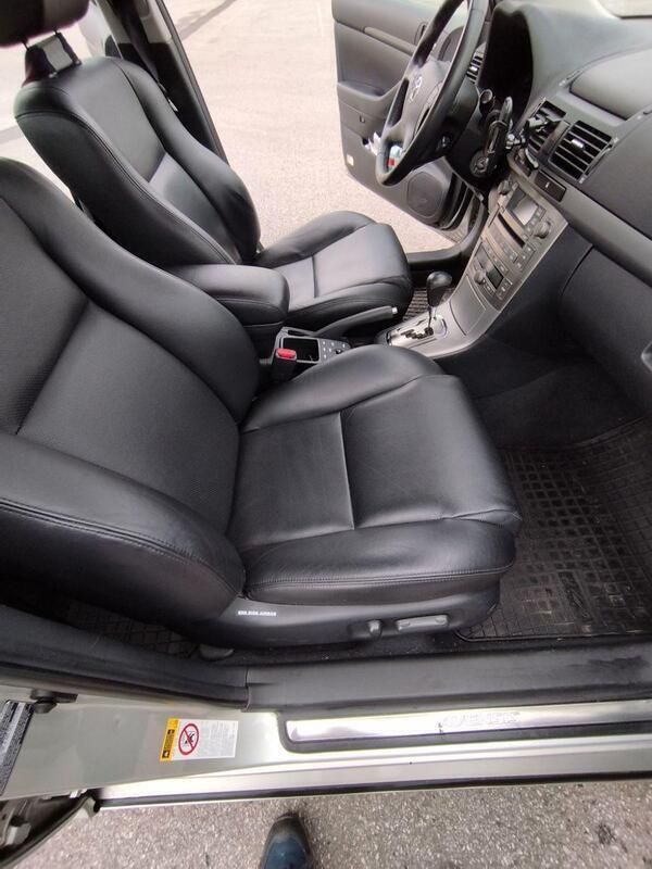 Grau Gebraucht 2006 Toyota Avensis Executive Limousine | 6.990 € - Bild 1/4