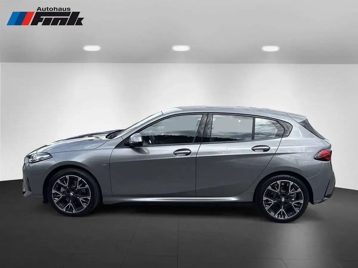 Gebraucht BMW 120 170 PS (125 kW) 2025 Skyscraper grau Kleinwagen