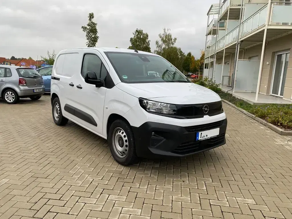 Gebraucht Opel Combo Edition 102 PS (75 kW) 2025 Weiß Van / Kleinbus