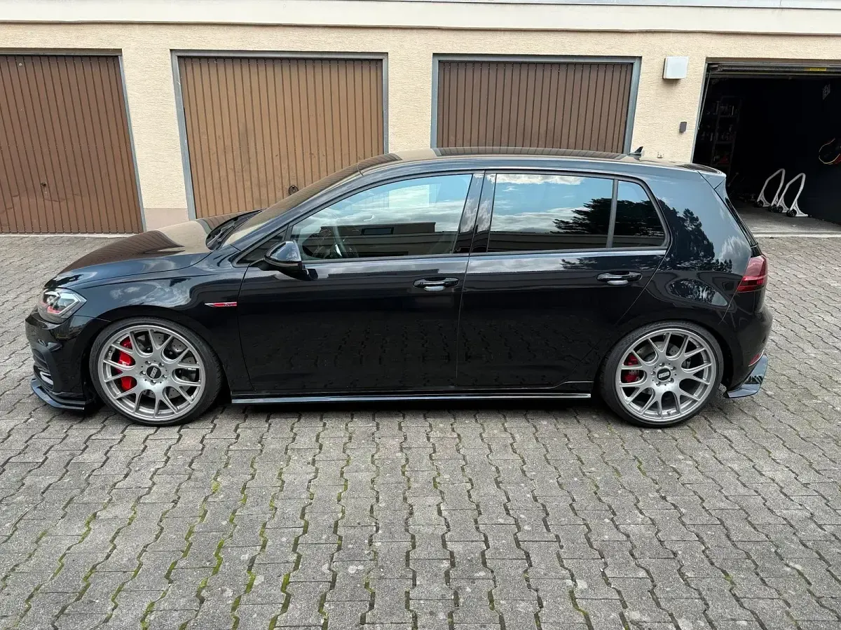 Gebraucht VW Golf VII GTI 245 PS (180 kW) 2019 Schwarz Limousine