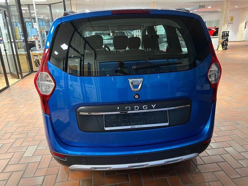 Gebraucht Dacia Lodgy Stepway 116 PS (85 kW) 2022 Blau Van / Kleinbus