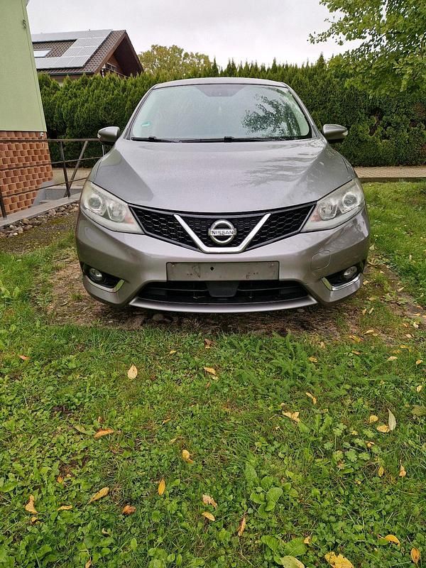 Grau Gebraucht 2016 Nissan Pulsar N-Connecta Limousine | 6.250 € (Fairer Preis) - Bild 1/4