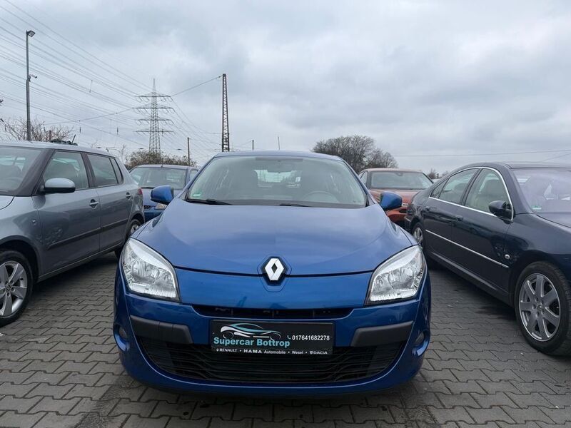 Blau Gebraucht 2012 Renault Mégane III Expression Limousine | 5.499 € (Fairer Preis) - Bild 1/4