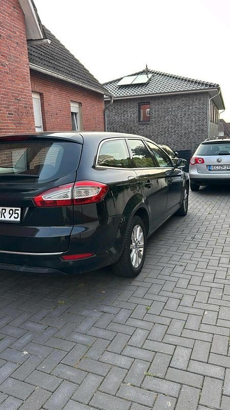 Schwarz Gebraucht 2012 Ford Mondeo Kombi | 5.450 € - Bild 1/4