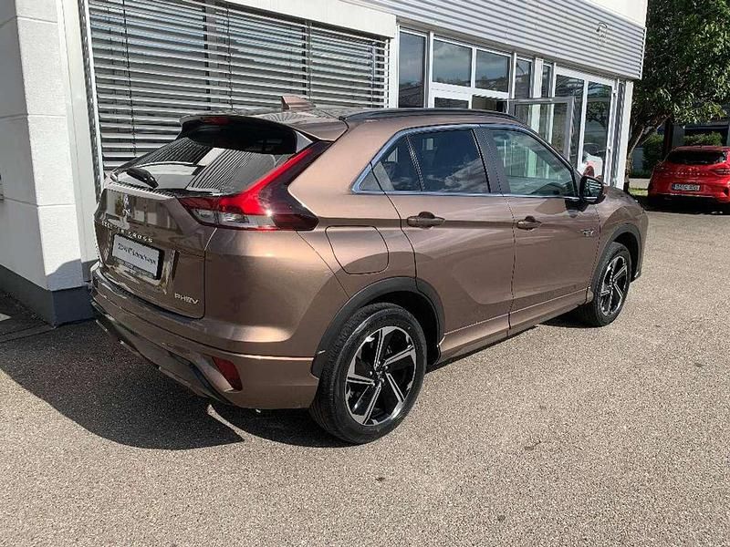 Gebraucht Mitsubishi Eclipse Cross Plus 188 PS (138 kW) 2022 Bronzebraun SUV