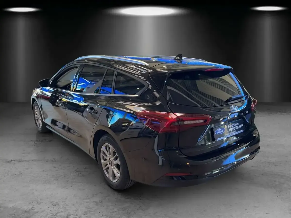 Gebraucht Ford Focus Titanium 125 PS (91 kW) 2025 Agate black Kombi