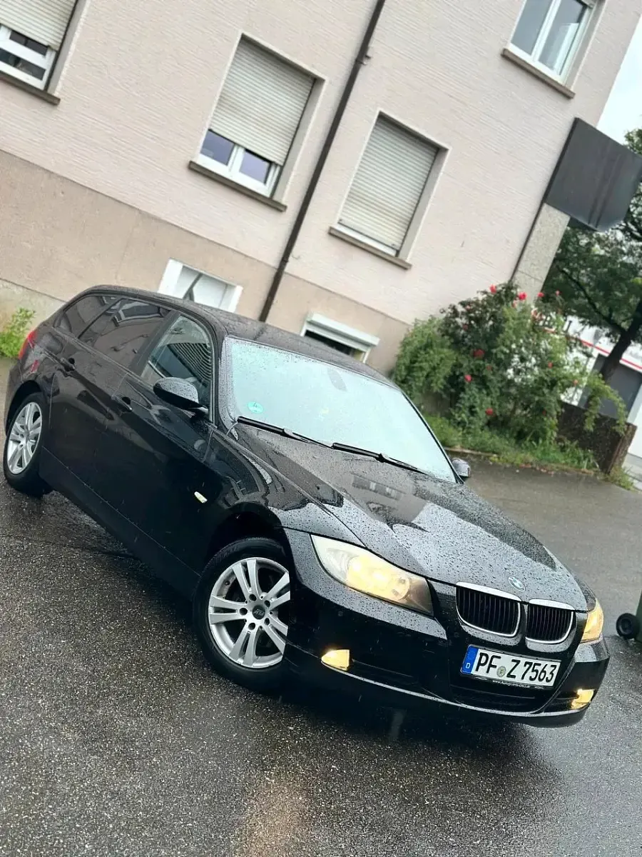 Gebraucht BMW 320 170 PS (125 kW) 2008 Schwarz Limousine