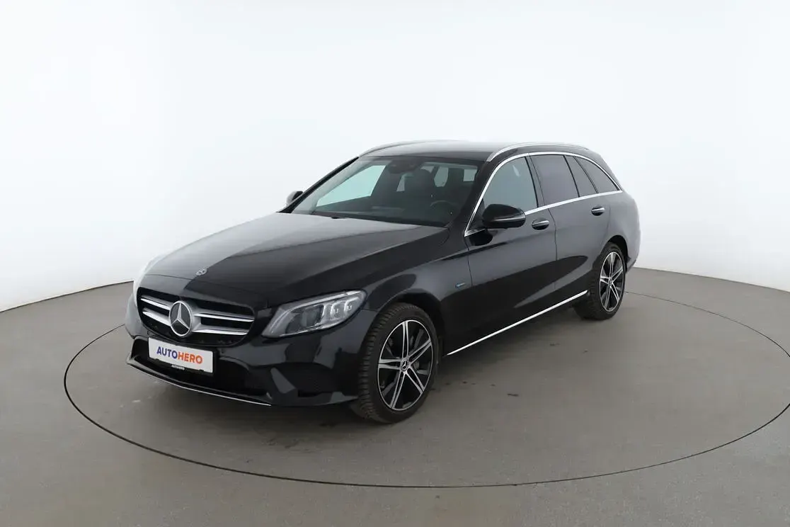 Gebraucht Mercedes C300e Avantgarde 320 PS (235 kW) 2020 Kombi