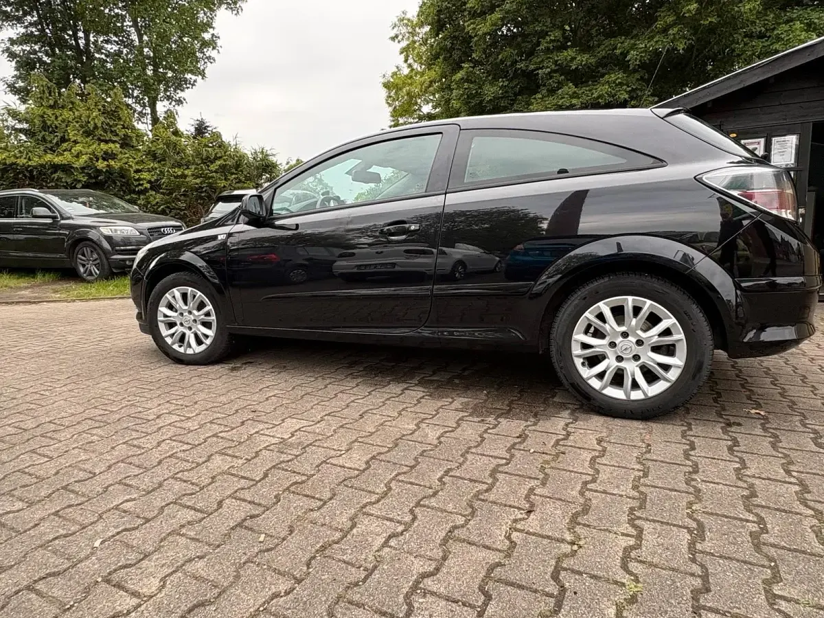 Gebraucht Opel Astra GTC 140 PS (102 kW) 2008 Schwarz Coupé