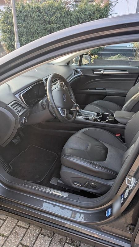 Gebraucht Ford Mondeo Titanium 202 PS (148 kW) 2016 Grau Limousine